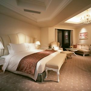 Luxury King Room